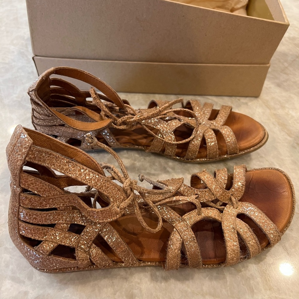 Gentle Souls “Break my heart” gladiator sandals, gold metallic SIZE 7.5